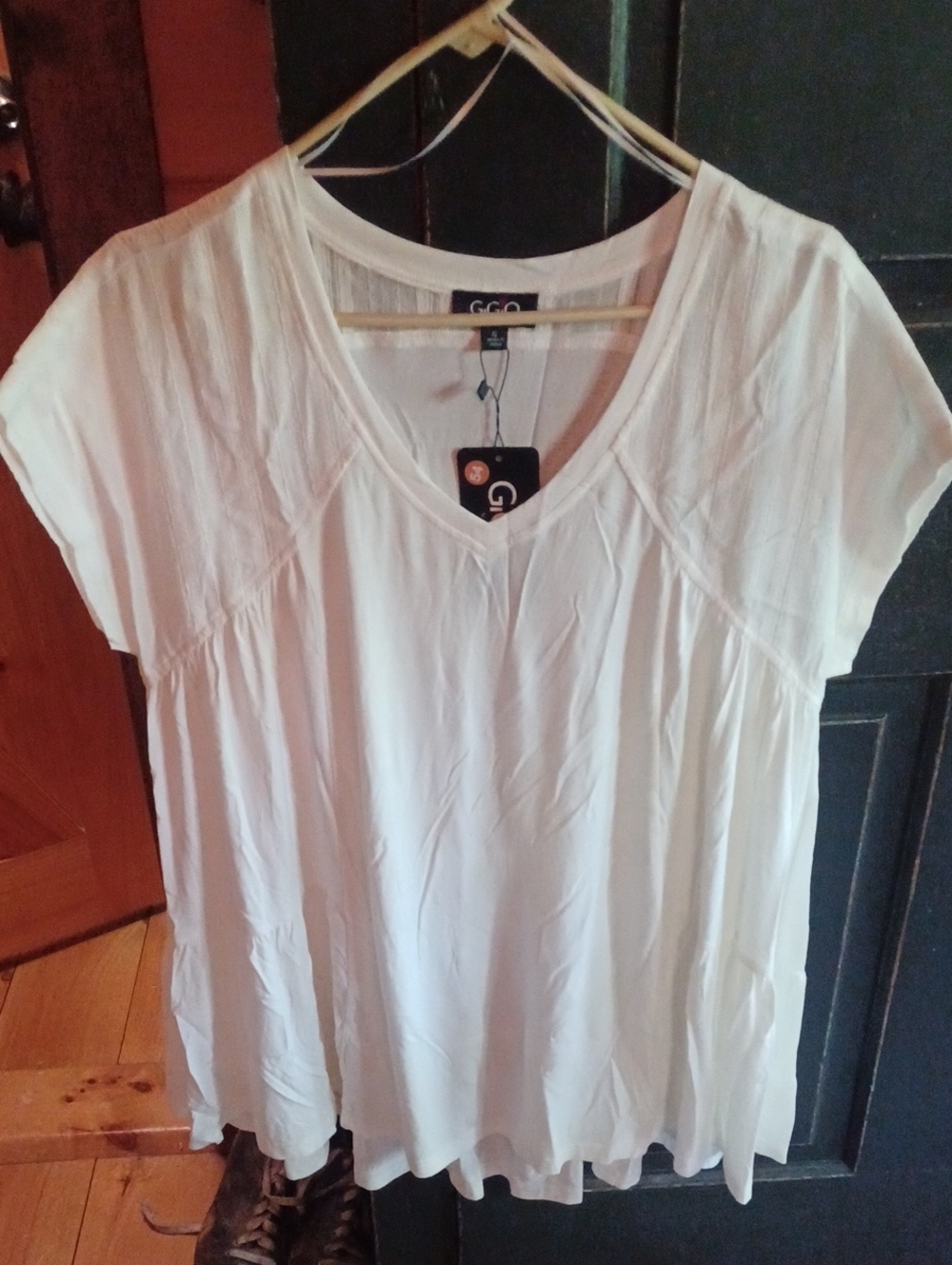 Gigio White V-Neck Short Sleeve Tunic Top